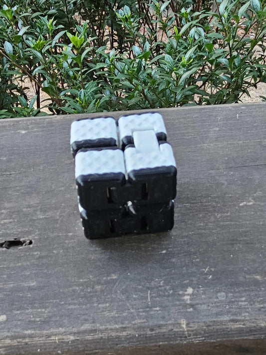 Ice Cream Sandwich Infinity Fidget Cube – Flip-and-Fold Sensory Toy | ADHD Classroom Fidget