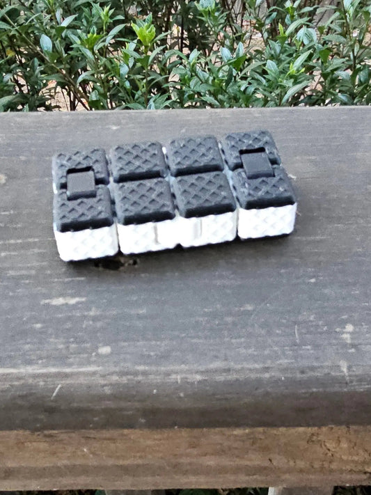 Ice Cream Sandwich Infinity Fidget Cube – Flip-and-Fold Sensory Toy | ADHD Classroom Fidget